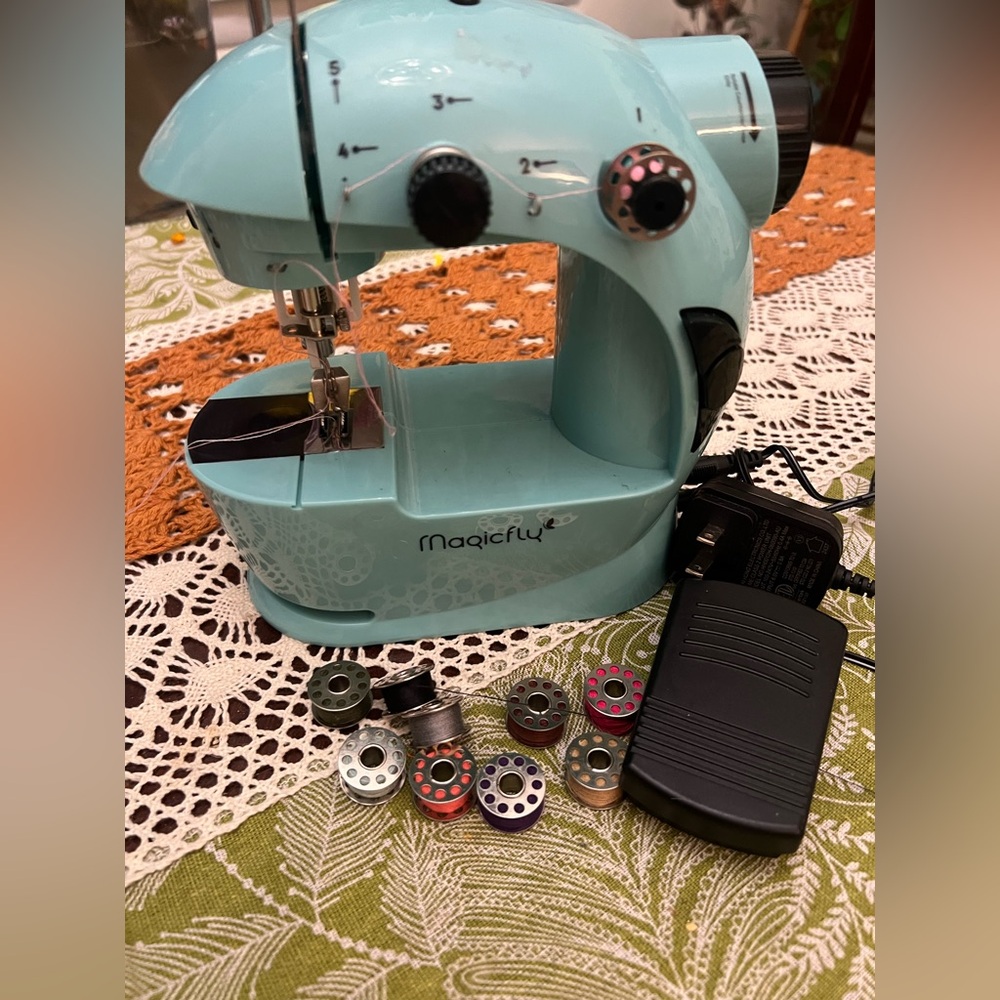 Magicfly Mini Sewing Machine with Accessories